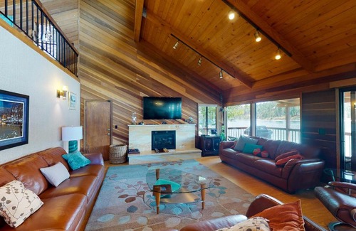 Bass Lake Casa | Peters Lakefront