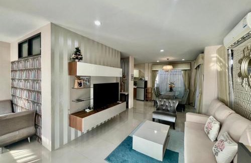 Kamphaeng Phet Apartamento | Peters Villa