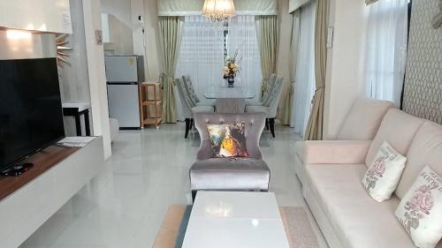 Kamphaeng Phet Apartamento | Peters Villa