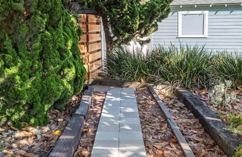 University Heights Apartamento | Peterson Retreat In The Heart Of San Diego 1 Bedroom Apts by RedAwning