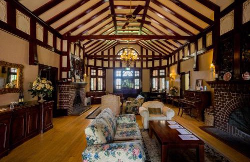 Armidale Casa | Petersons Armidale Winery and Guesthouse