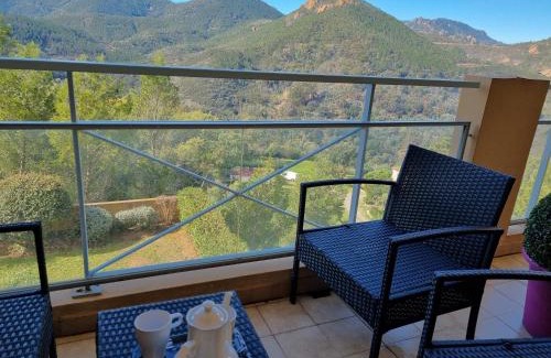 Theoule-sur-Mer Apartamento | Petit écrin vue Mer et Montagne