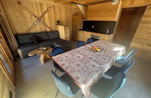 Saint-Francois-Longchamp Chalet De Esquí | Petit Chalet Complétement Rénové Donnant sur la Vallée de Maurienne, ski au Pied