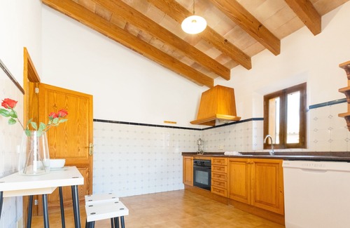Es Llombards Casa | Petita des Llombards charming finca right in the village