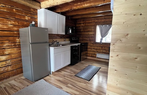 Fishhook Cabina | Petite Cabin With Ladder Loft