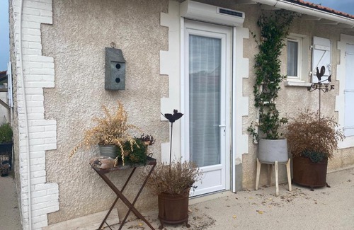 Perigny Apartamento | Petite chambre entrée indépendante