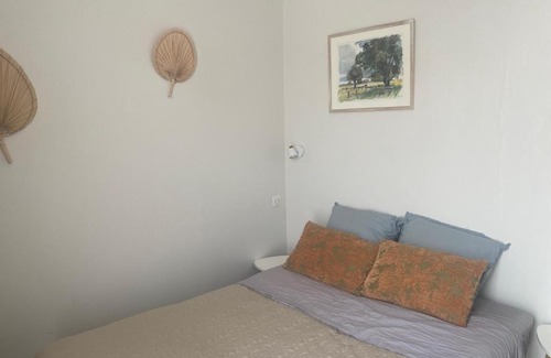 Perigny Apartamento | Petite chambre entrée indépendante