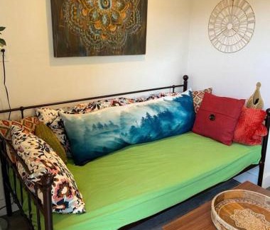 Bodfish Casa | Petite Guesthouse with Kitchenette and Private Bathroom