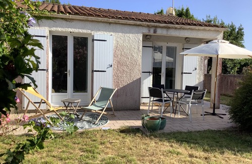 Saint-Georges-d'Oleron Casa | Petite Maison Avec Jardin Privatif au Cœur dun des Plus Beau Village Doleron