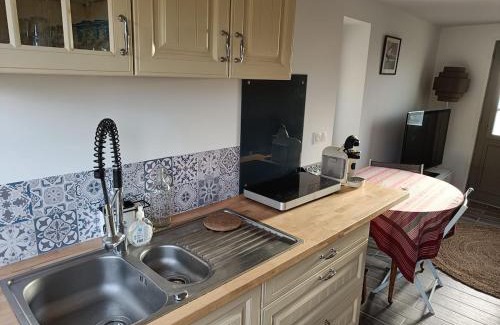 Erquy Casa | Petite maison bretonne 2 personnes accès piscine