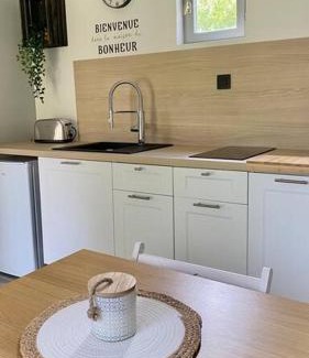 Marmeaux Apartamento | Petite maison dans la prairie