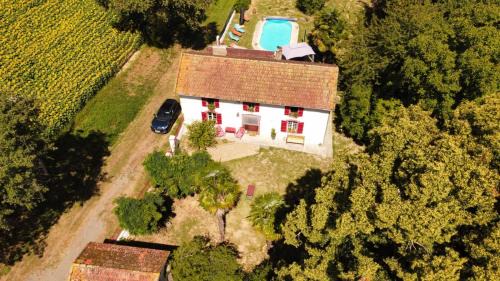 Villefranque Cama Y Desayuno | Petite maison dans les bois