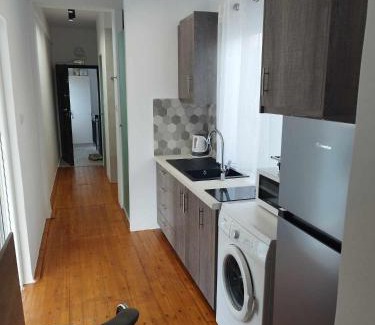 Aigio Apartamento | Petmeza Top Aigio City F