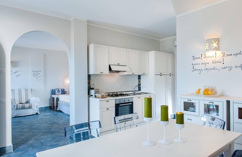 Villammare Apartamento | Petrasia Sea view flat located in the Ruve Bianche Residence with swimming pool and private beach