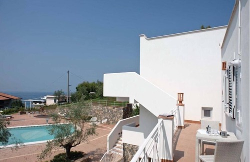 Villammare Apartamento | Petrasia Sea view flat located in the Ruve Bianche Residence with swimming pool and private beach