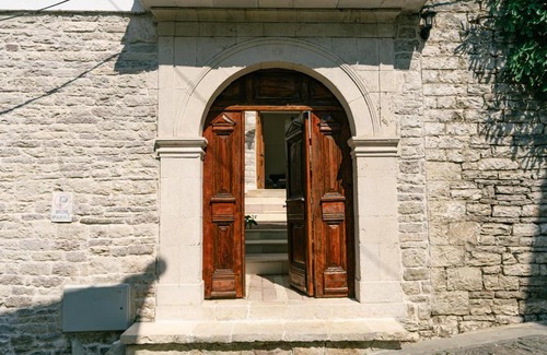 Gjirokaster Casa | Petrichor