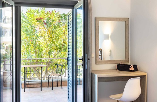 Lepreo Condominio | Petrino Serene Nest - Enchanting Hideaway