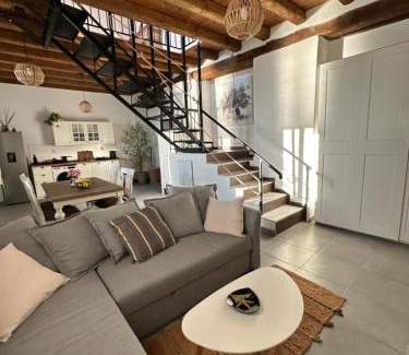 Paradhisos Casa | Petrospito by the sea!