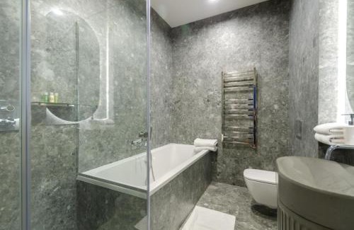 Afanasivsʹkyy Yar Apartamento | Petrovdom apartments 4-99 in RC Yaroslaviv Grad, Bulvarno-Kudriavska 17B