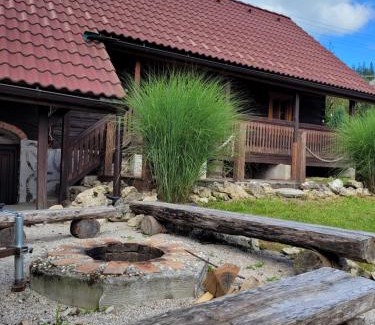 Pohorela Casa | Petruškov dvor