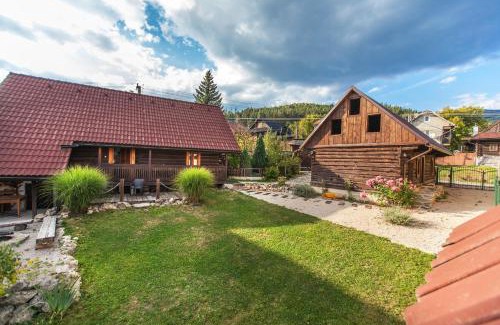 Pohorela Casa | Petruškov dvor