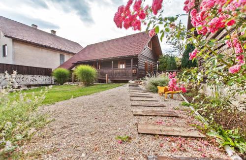 Pohorela Casa | Petruškov dvor