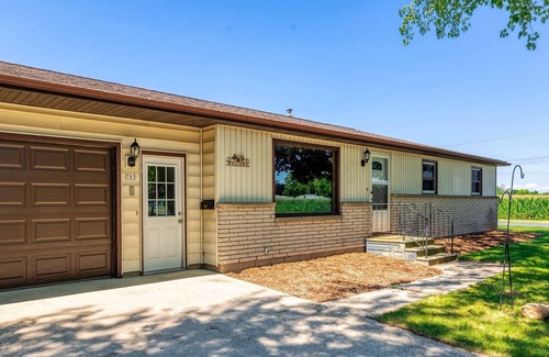 Algoma Cabina | Pets Allowed, Lake MI Fishing, Door Cty Access - Catch and Relax