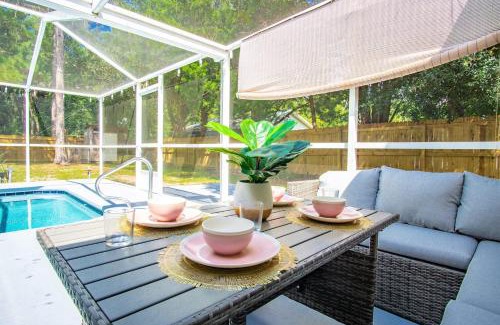 Crystal River Casa | Pets Ok! Heated Pool Mins To 3 Sisters Spring!