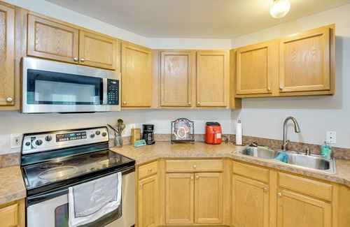 Westland Casa | Pets Welcome: Convenient Family Home in Westland!
