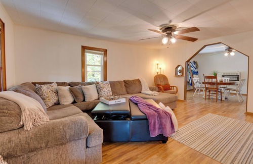 Toledo Casa | Pets Welcome: Tranquil Retreat w/ Yard in Jewett!