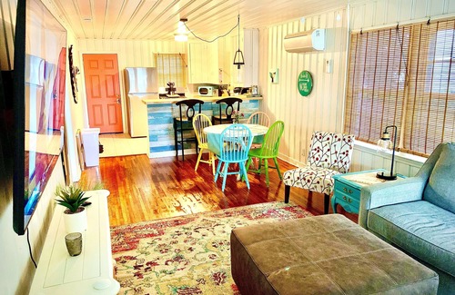 Crescent Beach Cabaña | Pets ❤️ Welcome Renovated Modern Rustic Beach Cottage Dwnstrs with 🌊 Ocean View