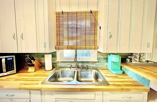 Crescent Beach Cabaña | Pets ❤️ Welcome Renovated Modern Rustic Beach Cottage Upstairs w/ 🌊 Ocean View
