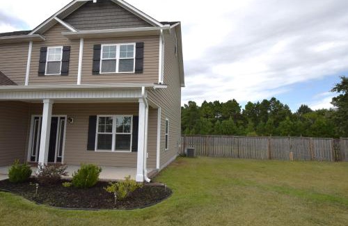 Hubert Casa | Peytons Ridge - entire house near Camp Lejeune and beaches