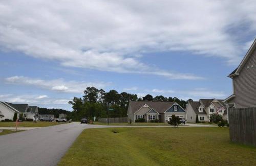 Hubert Casa | Peytons Ridge - entire house near Camp Lejeune and beaches
