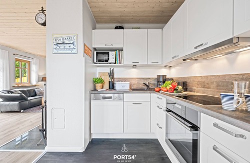 Kronsgaard Casa | Pfefferminza - fireplace, Finnish sauna, shower, terrace, dryer, parking space