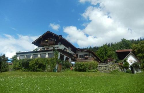 Garmisch-Partenkirchen Casa | Pfeiffer Alm am Sonnenhang mit Blick auf die Zugspitze