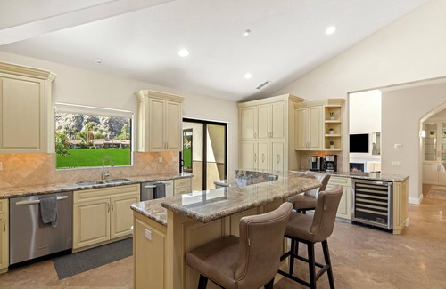 La Quinta Condominio | PGA West: piscina privada / spa, casita de 2 dormitorios, las mejores vistas a la montaña y al campo de golf
