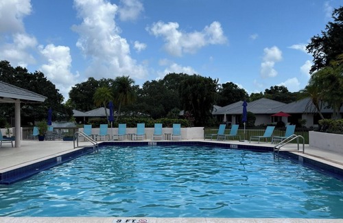 Hunt Club Cabaña | PGAVacay! A Golfer's Dream and R&R Paradise tucked away in PGA National!