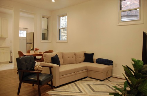 East Liberty Apartamento | PGH Delight - 2B/1B, ALL NEW w/ Free Street Parking, Perfect for family vacation