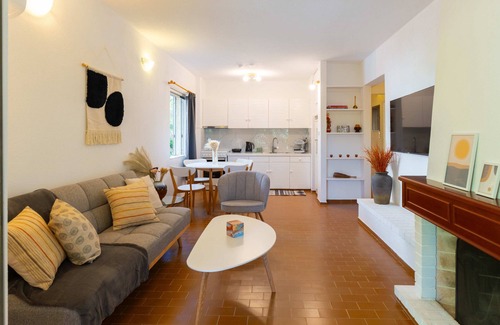 Saronida Apartamento | Phaedrus Living Saronida Seaside Flat
