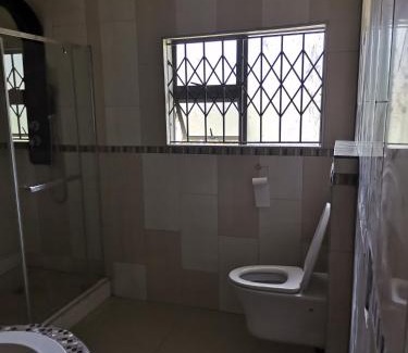 Kingsborough Cama Y Desayuno | Phakathi Lifestyle Village Umnini