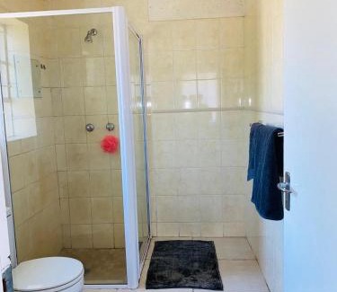 Evander Casa | Phana Quest house