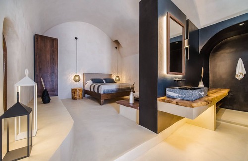 Pyrgos Casa | Phaos 1870 A Restored Winery