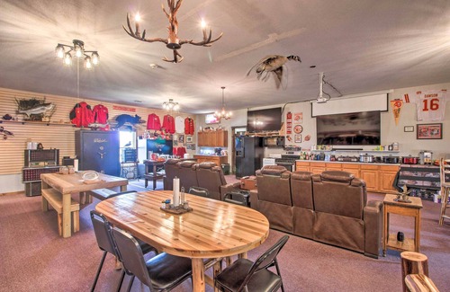 Dawn Cabina | Pheasant Game Farm Missouri Vacation Rental!