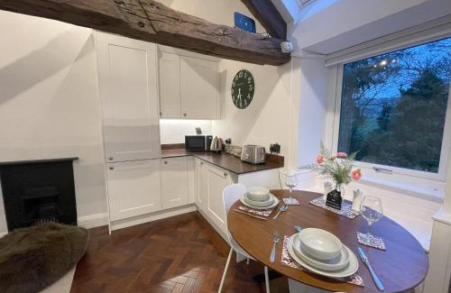 Almondbury Casa | Pheasants Crossing - luxurious and cozy cottage in peaceful rural location