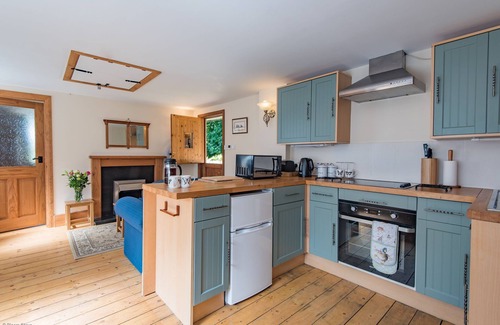 Patrixbourne Cabaña | Pheasants Lodge by Bloom Stays - Sleeps 2, ideal for couples