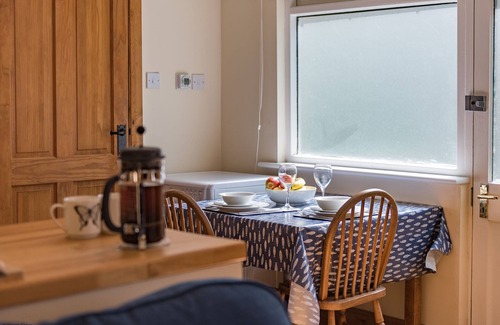 Patrixbourne Cabaña | Pheasants Lodge by Bloom Stays - Sleeps 2, ideal for couples