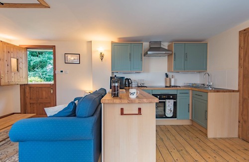 Patrixbourne Cabaña | Pheasants Lodge by Bloom Stays - Sleeps 2, ideal for couples