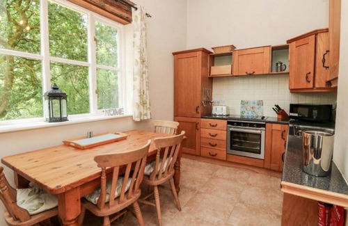 Broadwoodkelly Cabaña | Pheasants Roost With Indoor Heated Pool, Cottage In Devon