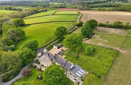 Broadwoodkelly Cabaña | Pheasants Roost With Indoor Heated Pool, Cottage In Devon